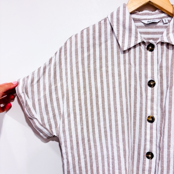 🌼NWOT🌼 REITMANS White and beige striped linen shirt - Picture 2 of 6